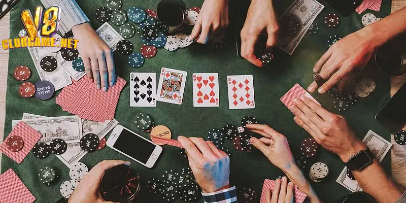 Bạn cần nắm chắc thứ tự tay bài khi đánh bài xì tố tại V8Club